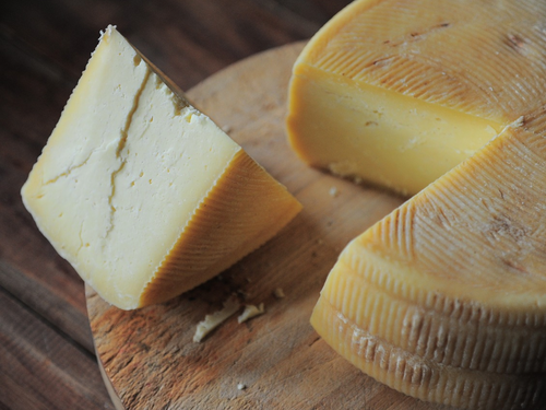 Selon la science, manger du fromage le soir favorise l’apparition...